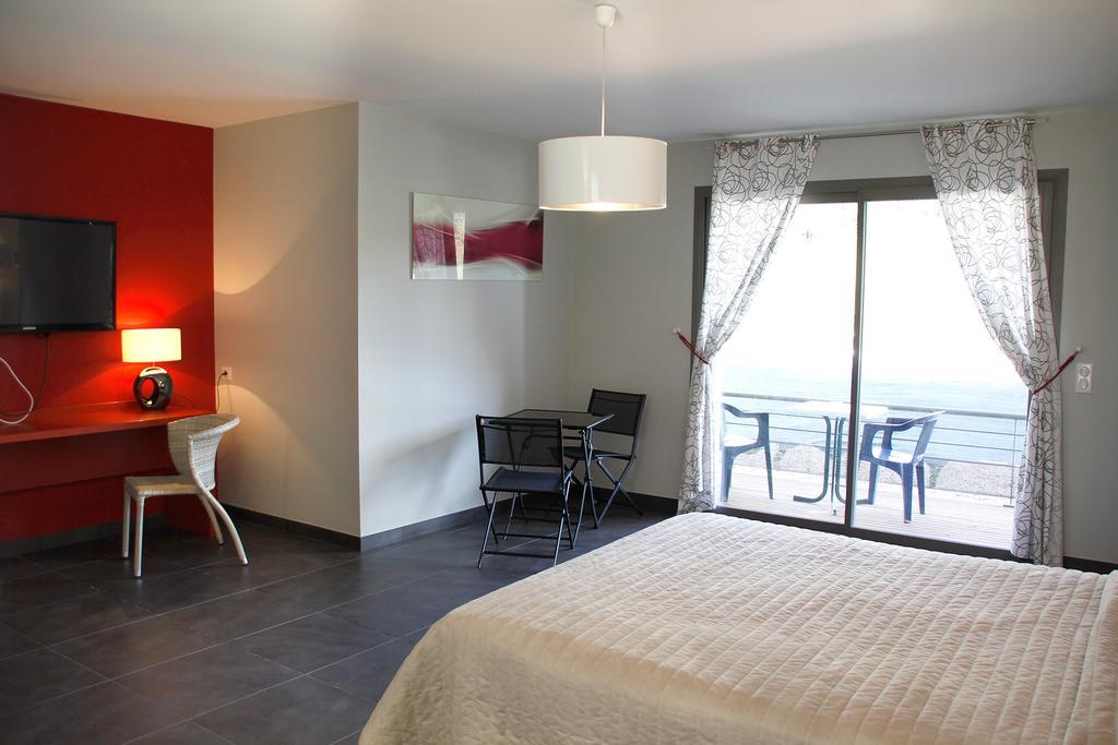 Grisolles  Logis Hotels - Hotel Et Restaurant Le Relais Des Garrigues מראה חיצוני תמונה
