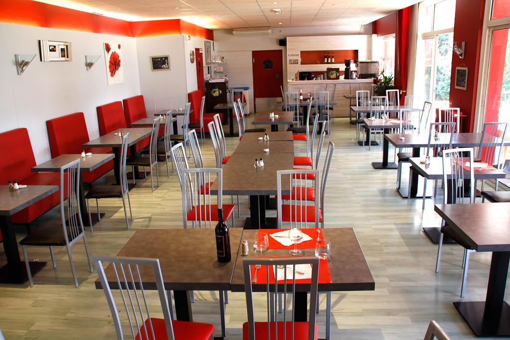 Grisolles  Logis Hotels - Hotel Et Restaurant Le Relais Des Garrigues חדר תמונה
