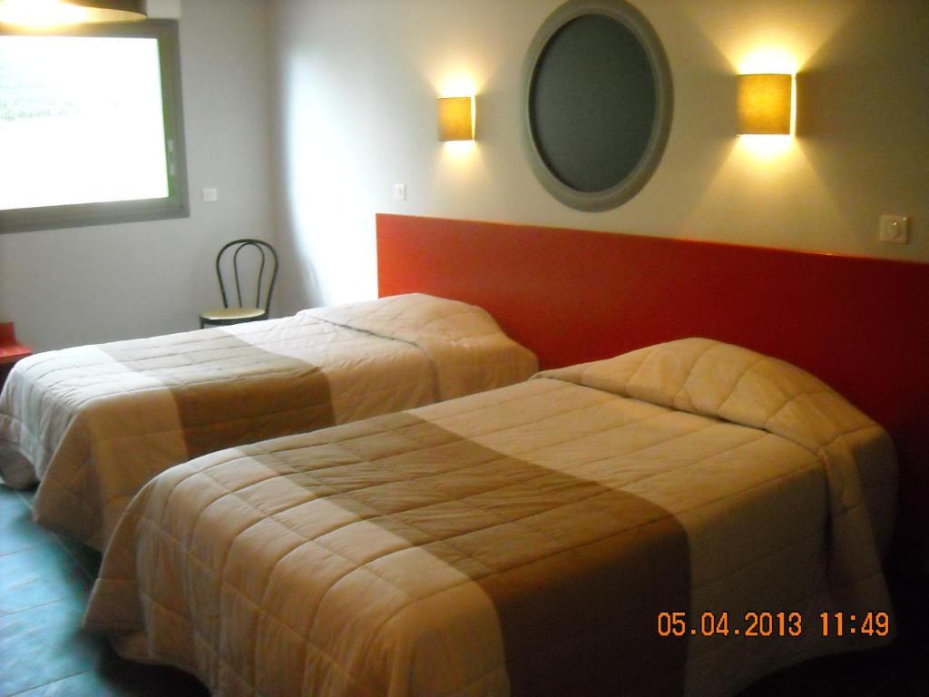 Grisolles  Logis Hotels - Hotel Et Restaurant Le Relais Des Garrigues חדר תמונה